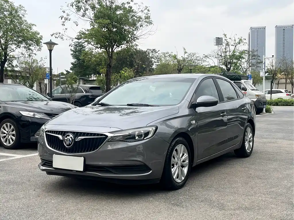 Buick Excelle 2018 — фото 1
