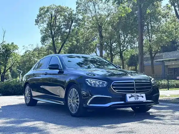 Mercedes-Benz E-Class 2022