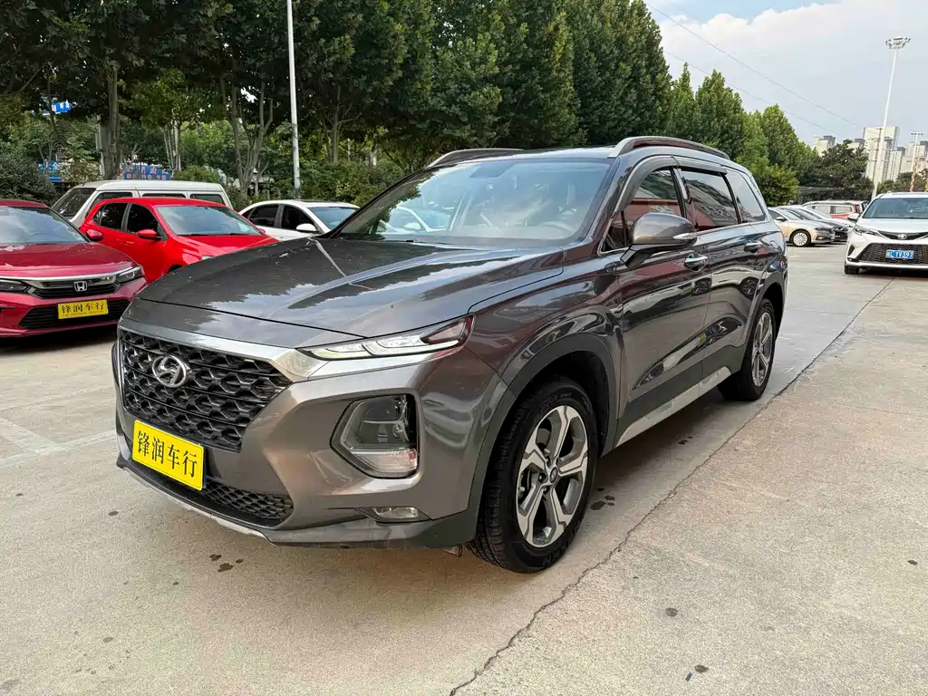 Hyundai Santa Fe 2019 — фото 1