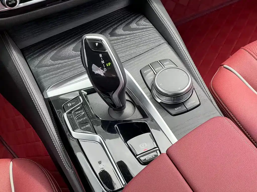 BMW 5 Series 2023 — фото 16