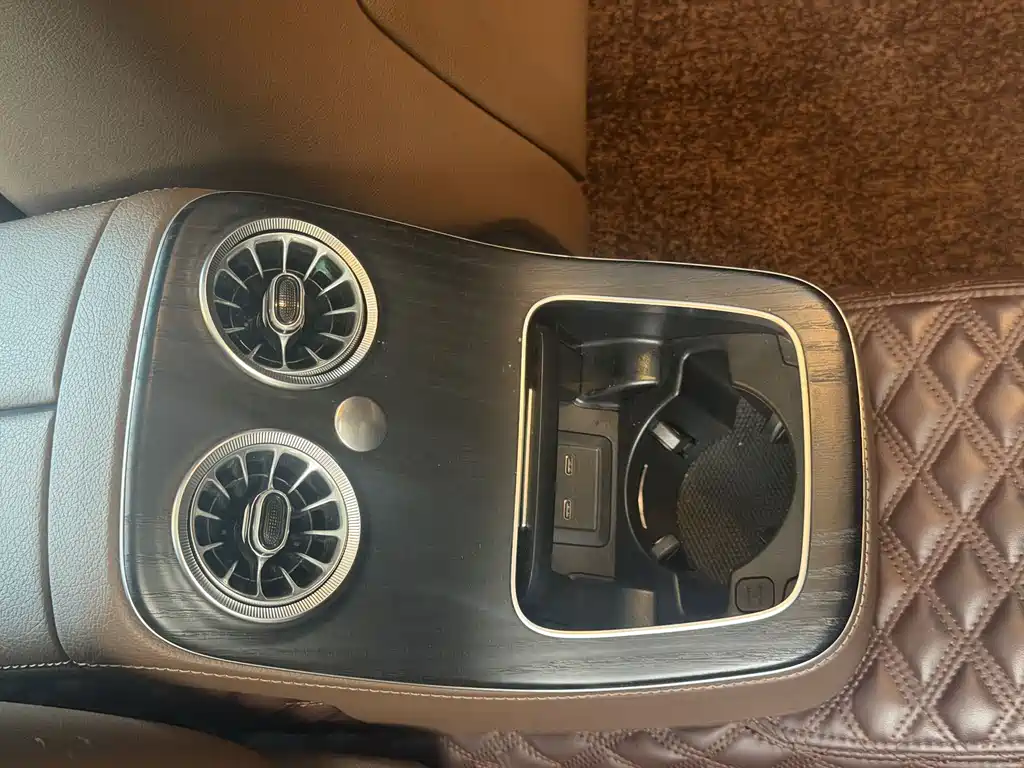 Mercedes-Benz E-Class 2023 — фото 17