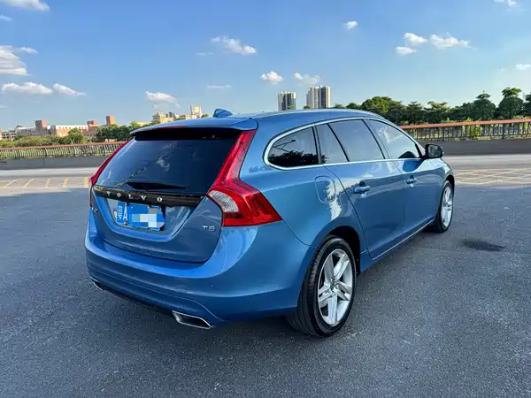 Volvo V60 2016