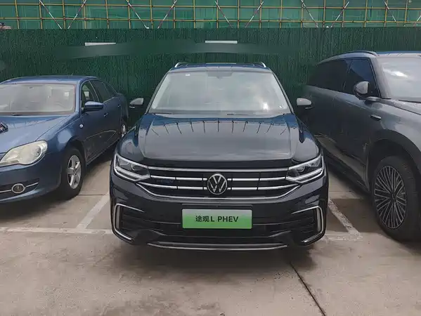Volkswagen Tiguan L Plug-In Hybrid 2025