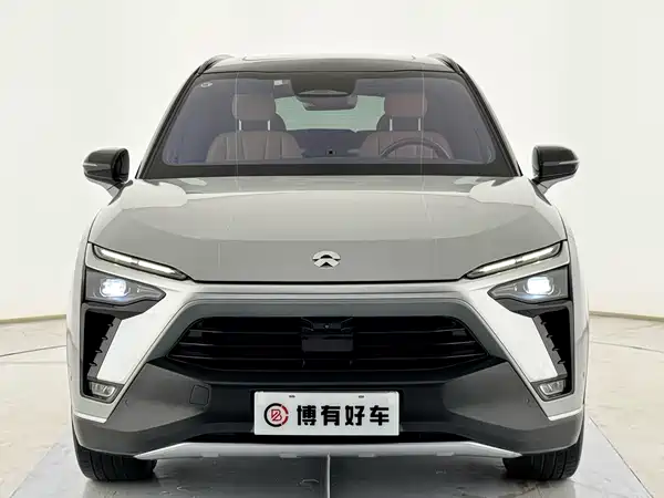 NIO ES8 2021