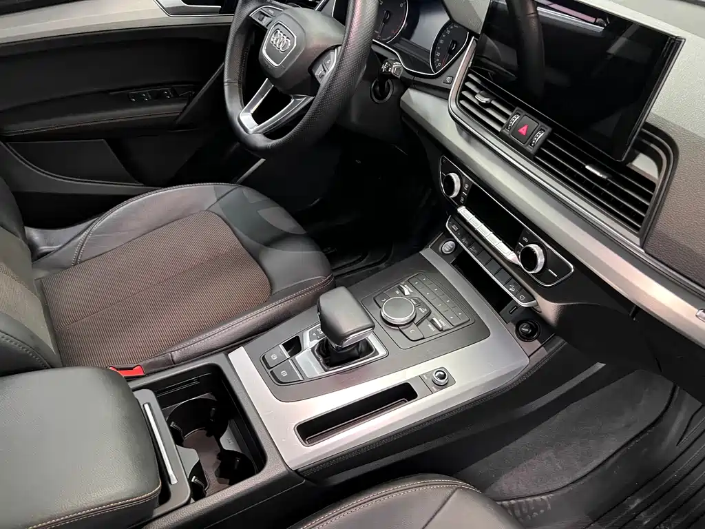 Audi Q5L 2020 — фото 14