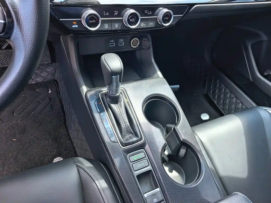 Honda Civic 2023 — фото 15