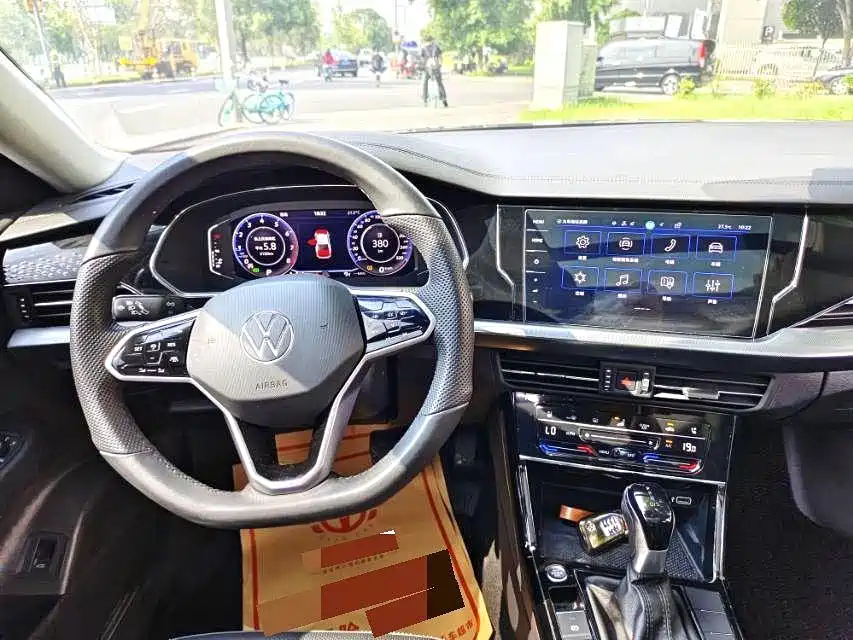 Volkswagen Passat 2023