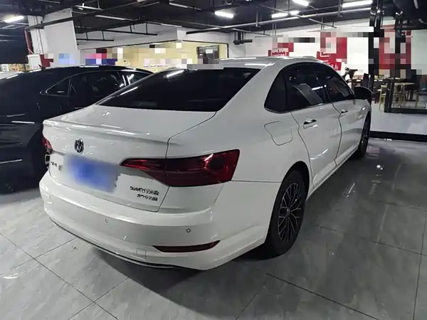 Volkswagen Sagitar 2020