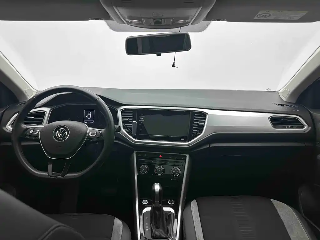 Volkswagen T-Roc 2023 — фото 15