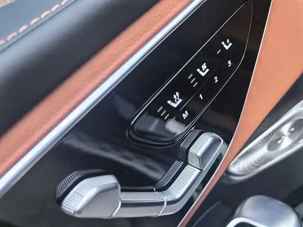 Mercedes-Benz GLC Coupe 2025 — фото 11