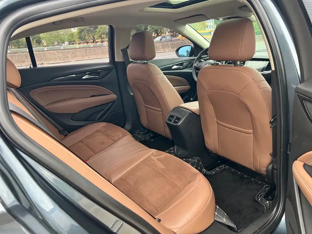 Buick Regal 2019 — фото 10