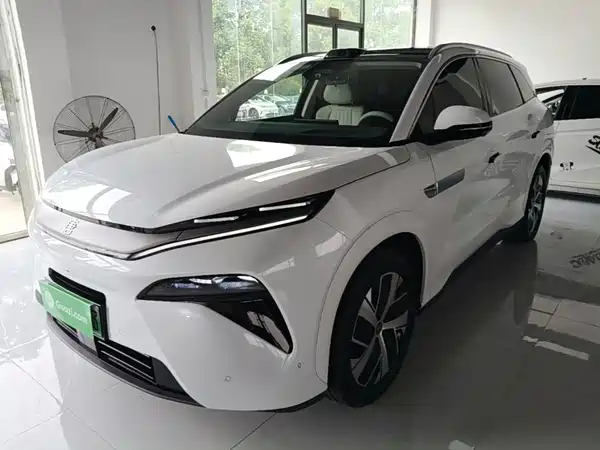 BYD Tang L 2026