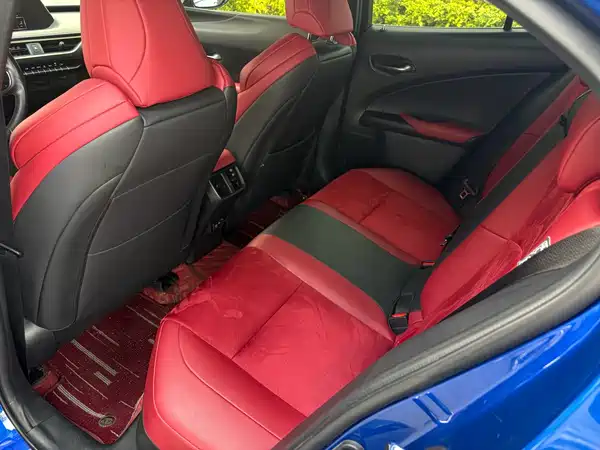 Lexus UX 2020