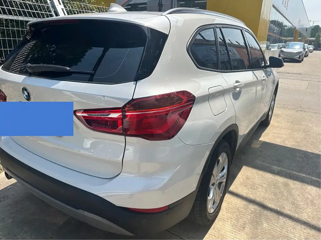 BMW X1 2017 — фото 12