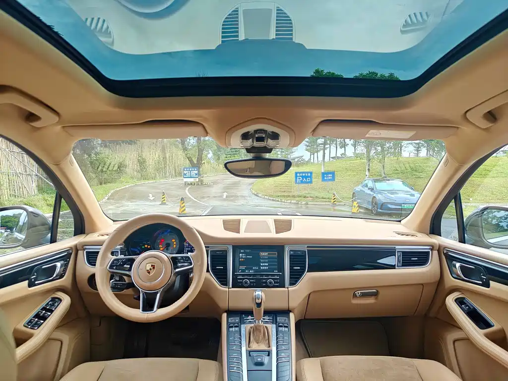 Porsche Macan 2015 — фото 22