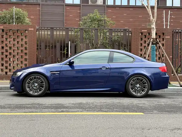 BMW M3 2011