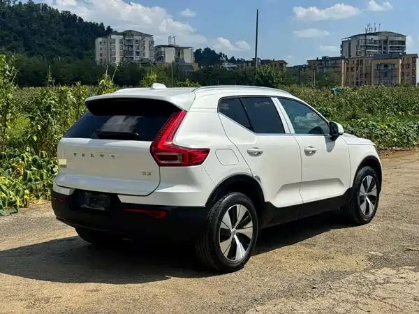 Volvo XC40 2024