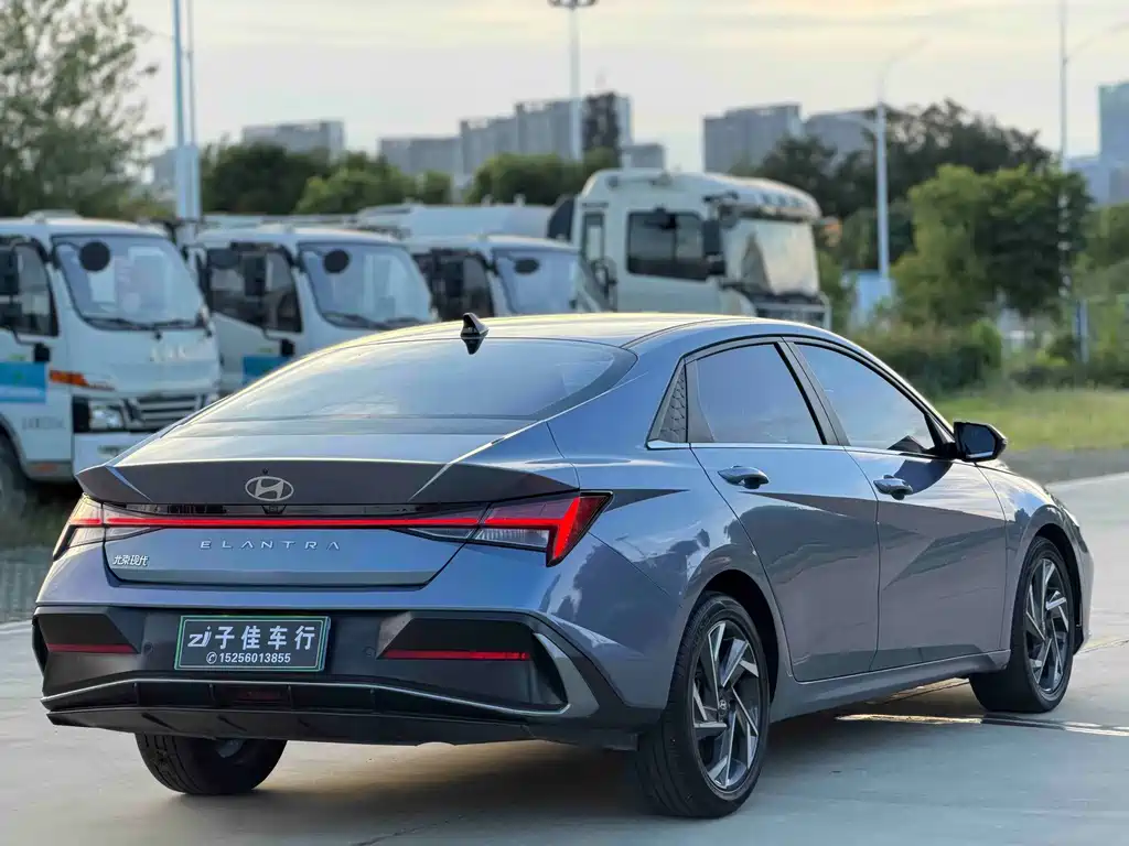Hyundai Elantra 2024