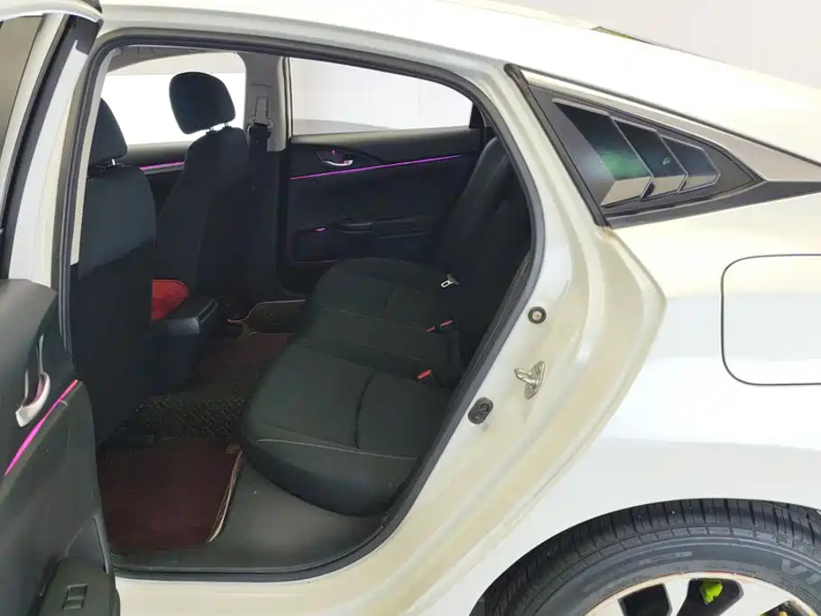 Honda Civic 2021 — фото 11