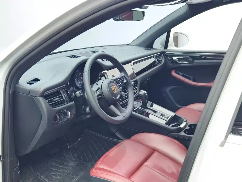 Porsche Macan 2023 — фото 10