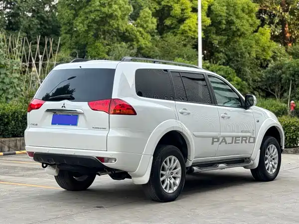 Mitsubishi Pajero Jinchang 2016
