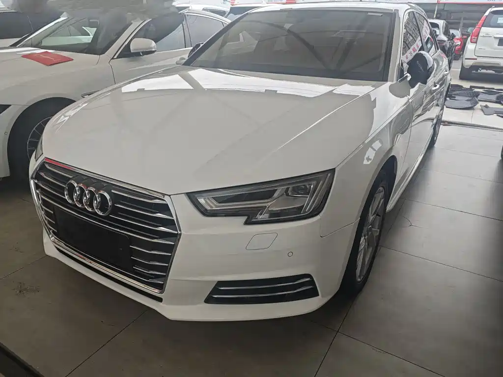 Audi A4L 2017 — фото 1