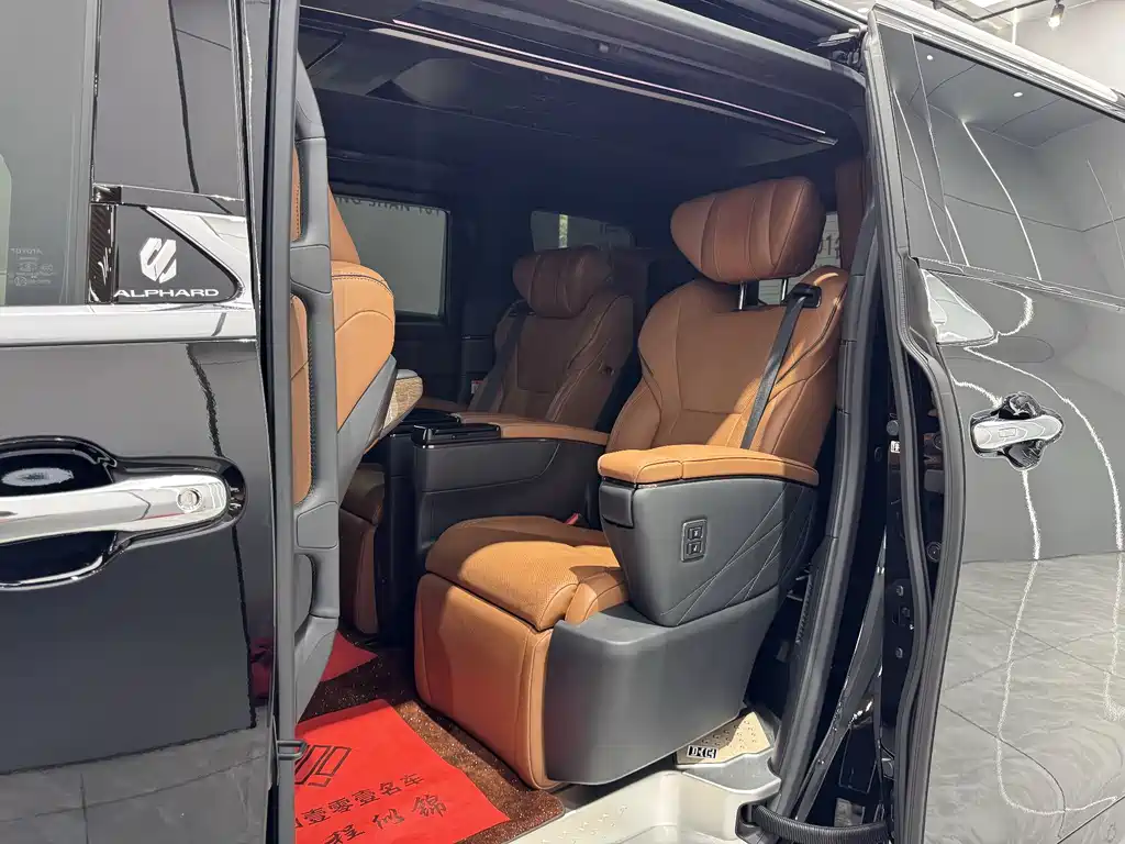 Toyota Alphard 2025 — фото 20