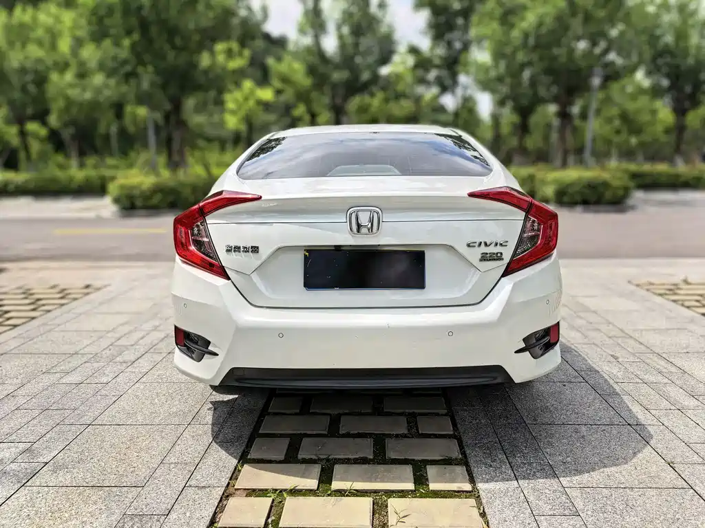Honda Civic 2018 — фото 5