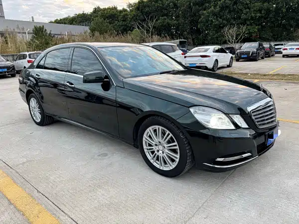 Mercedes-Benz E-Class 2011