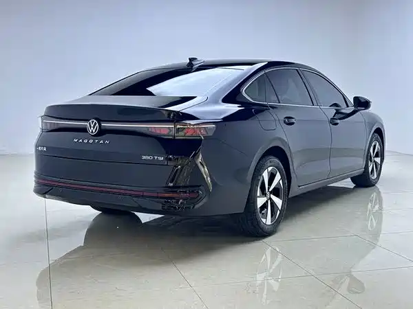Volkswagen Magotan 2025