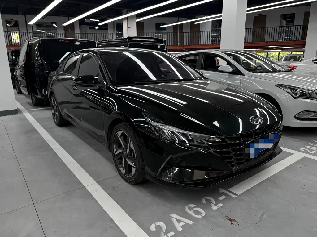 Hyundai Elantra 2022