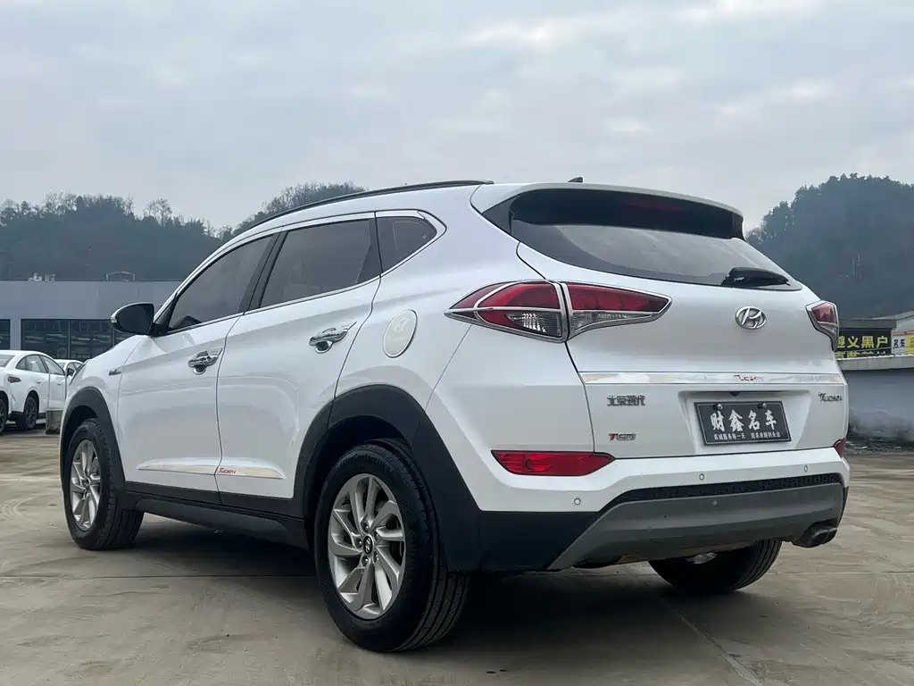 Hyundai Tucson 2017 — фото 13