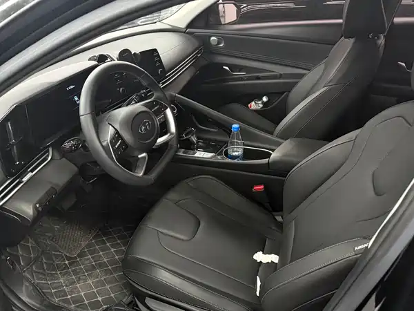 Hyundai Elantra 2022