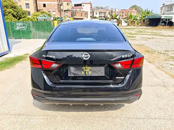 Nissan Teana 2022