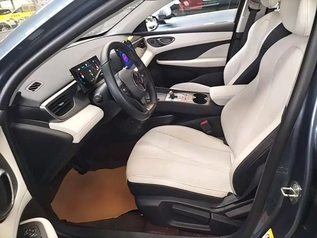 BYD Seal 05 DM-i 2025 — фото 11
