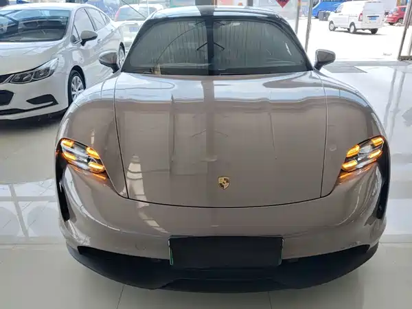 Porsche Taycan 2021
