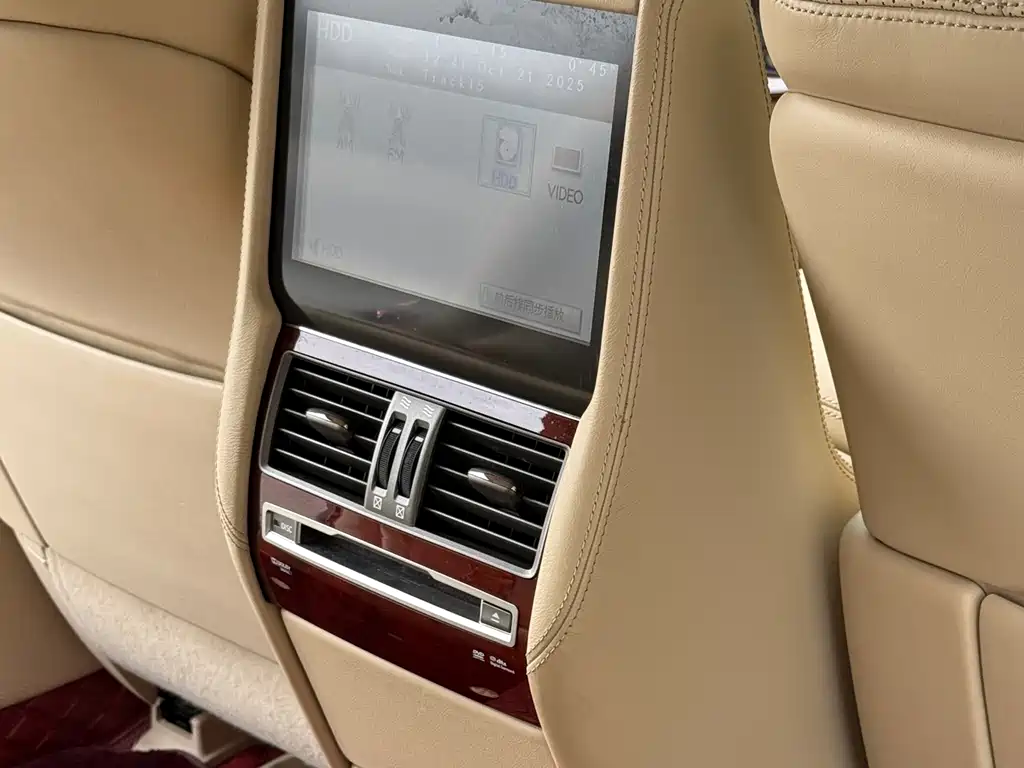 Lexus LS 2012 — фото 17