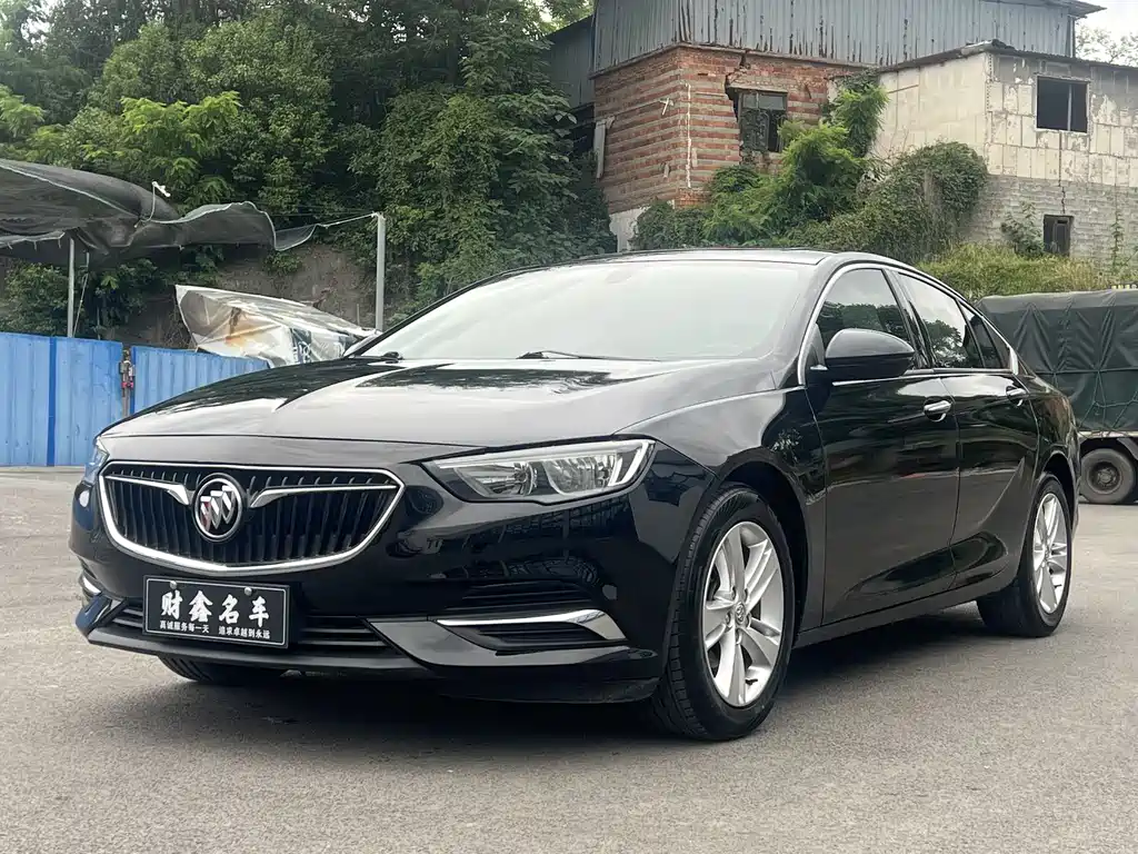 Buick Regal 2018 — фото 1