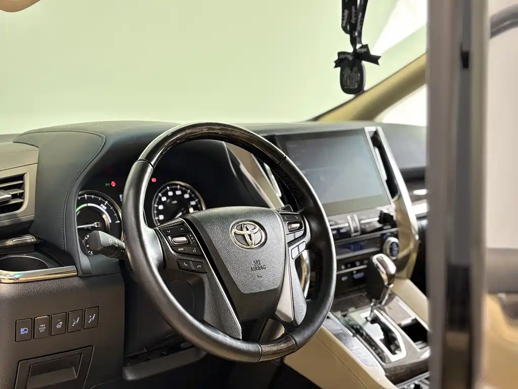 Toyota Vellfire 2021 — фото 13