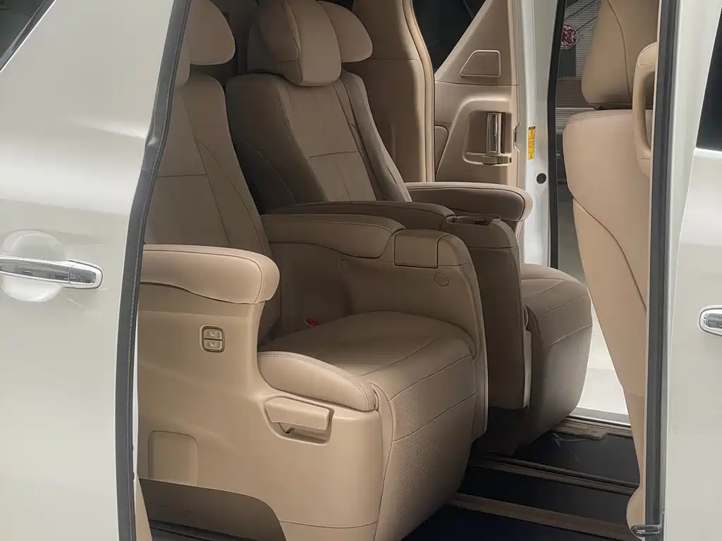 Toyota Alphard 2014 — фото 12