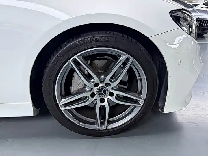 Mercedes-Benz E-Class 2020 — фото 17
