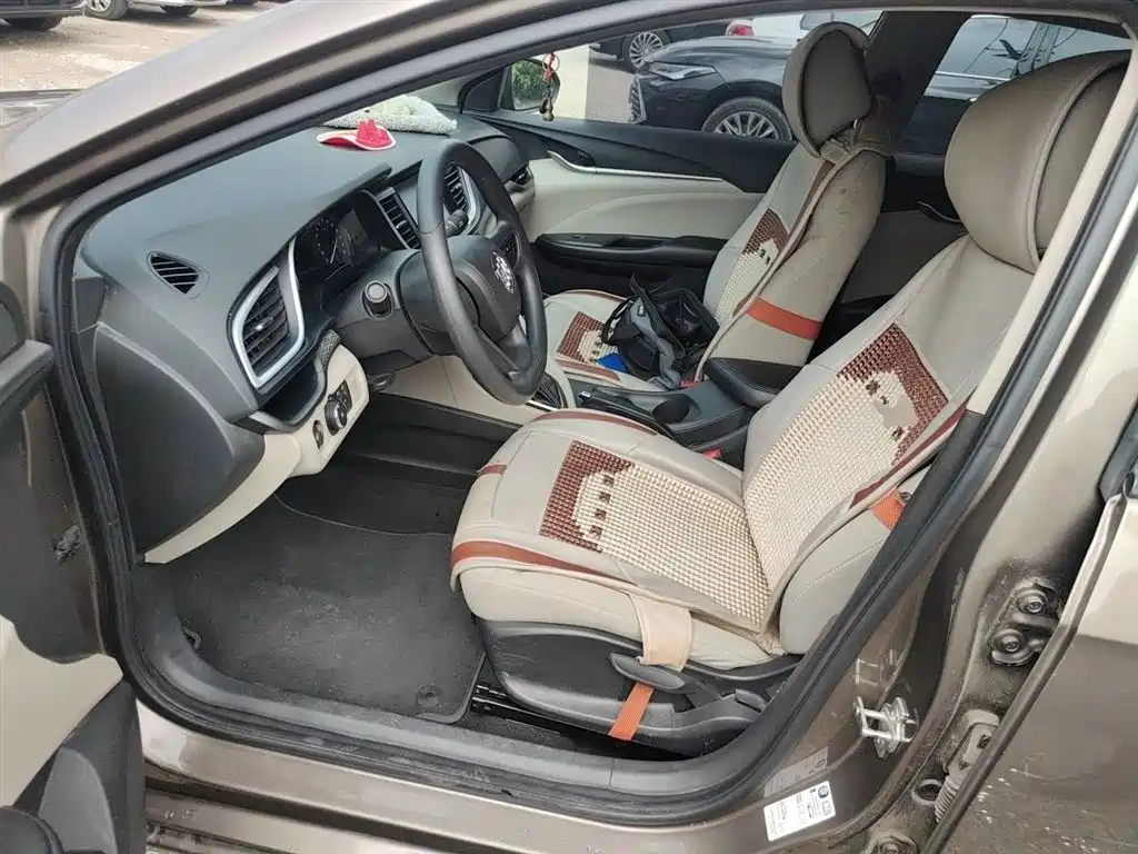 Buick Excelle 2015 — фото 14