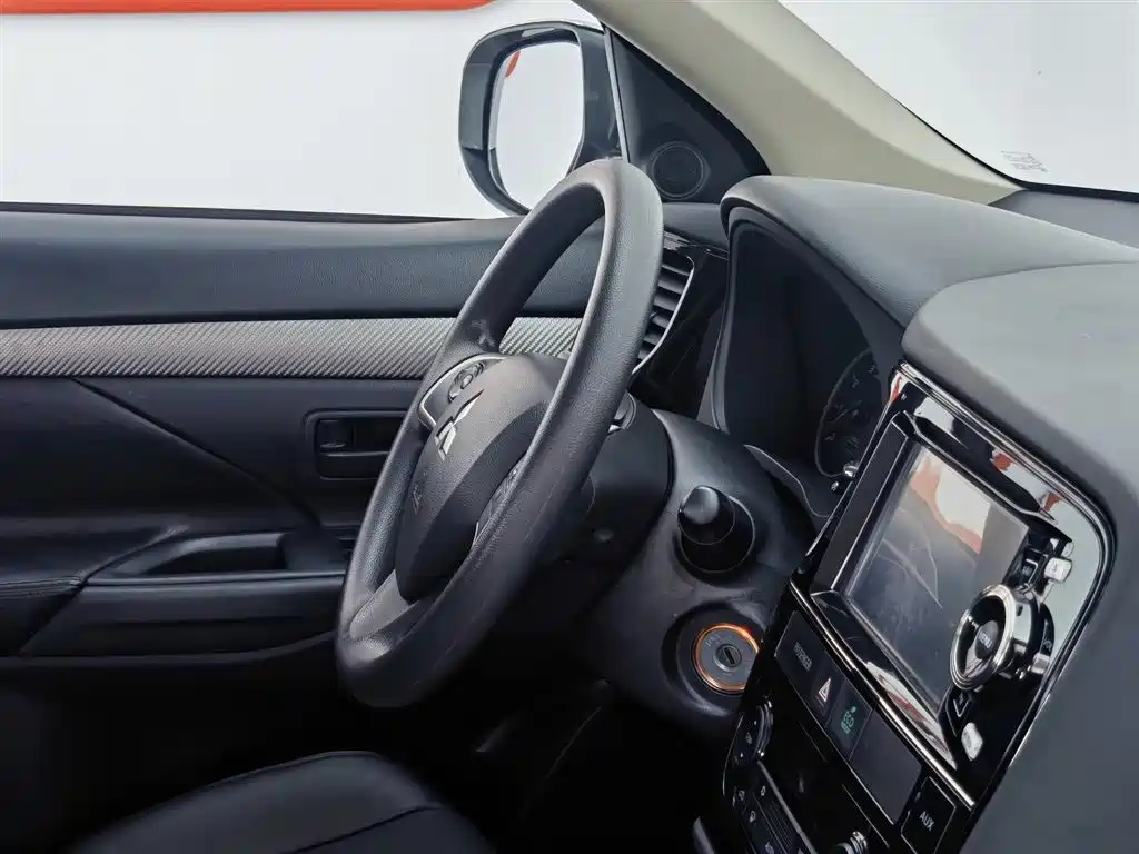 Mitsubishi Outlander 2015 — фото 22