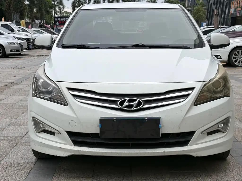Hyundai Accent 2014 — фото 2