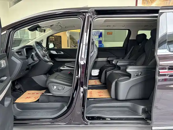 Hongqi HQ9 PHEV 2024