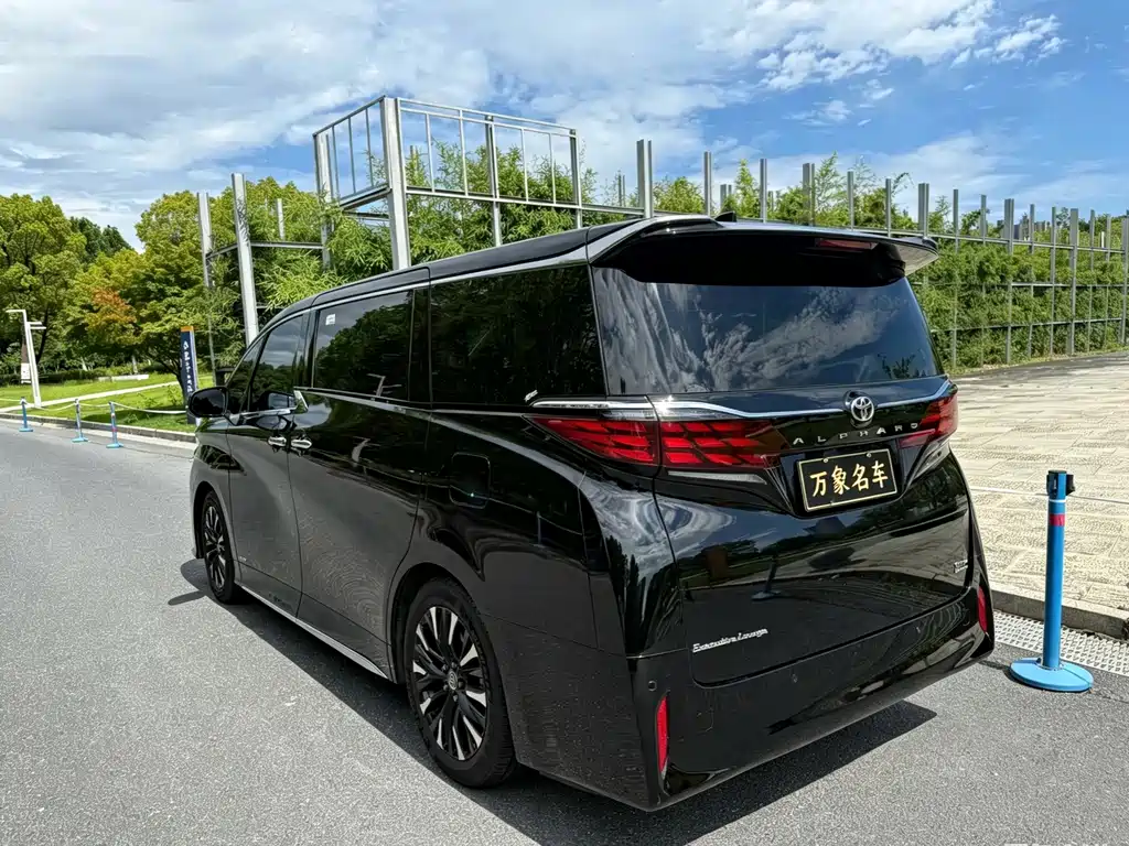 Toyota Alphard 2024 — фото 4