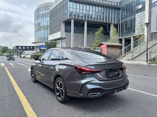 MG MG5 2024