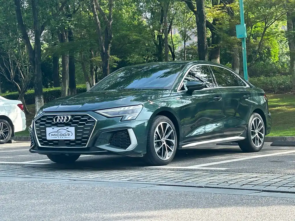 Audi A3 2022 — фото 1