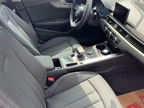 Audi A4L 2018