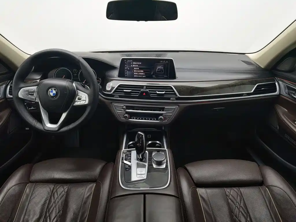 BMW 7 Series 2017 — фото 5